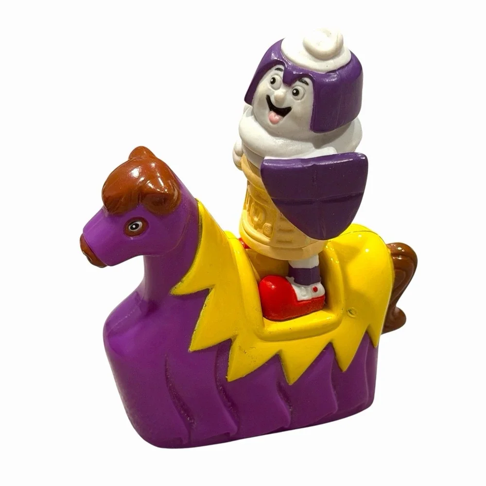 Y2K VTG Dairy Queen 2001 Knights of DQ Dilly Ice Cream Cone Horse Figure